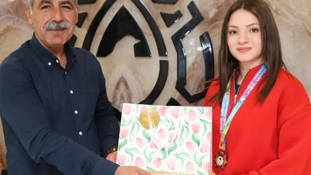 Artuklu Belediye Eşbaşkanı, Mardinli Türkiye Şampiyonu sporcuyu ağırladı
