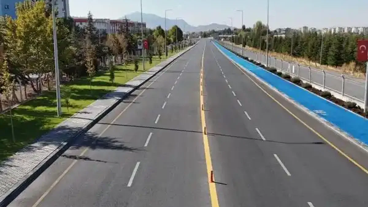 Kayseri Melikgazi Albayrak Caddesi'ni hizmete açıyor