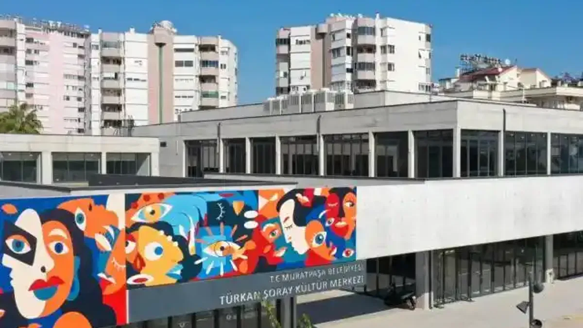 Dışavurumcu sanatın ustası 'Velhasıl' ile Muratpaşa'da