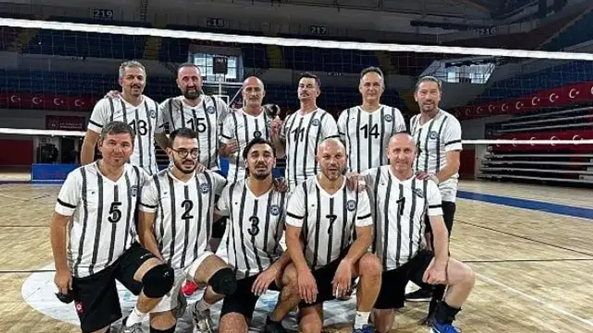 EÜ Voleybol Takımı çeyrek finalde