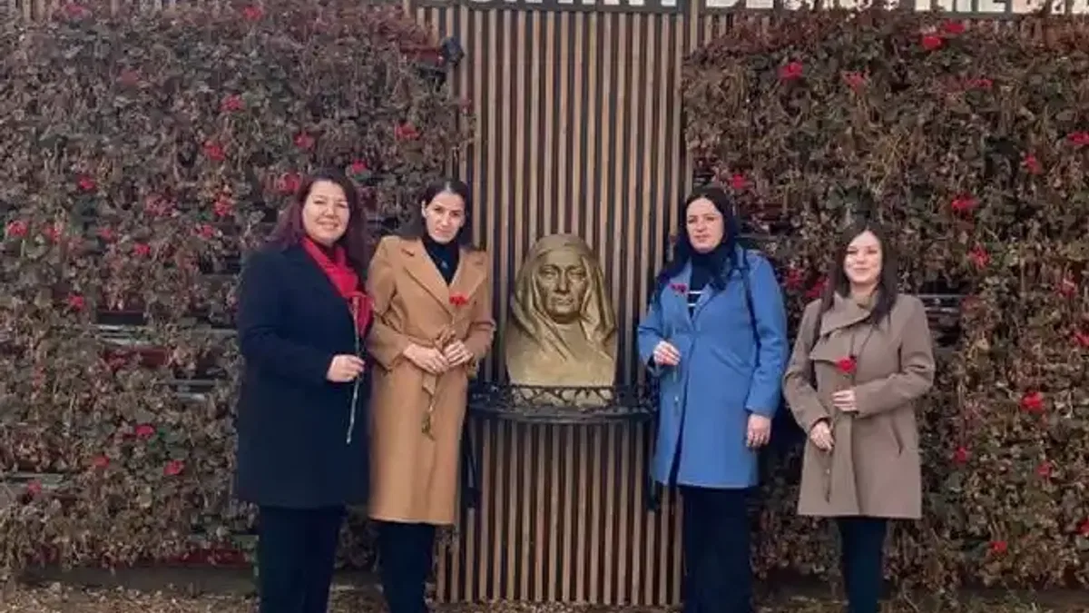 MHP Merkez'den Zübeyde Hanım Anıtı’na anlamlı ziyaret