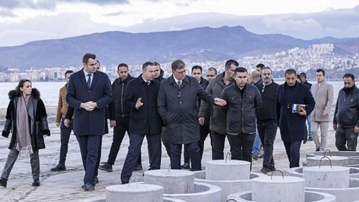 Başkan Tugay Kordon'daki çalışmaları inceledi "Kordon daha güvenli, yeşil ve konforlu olacak