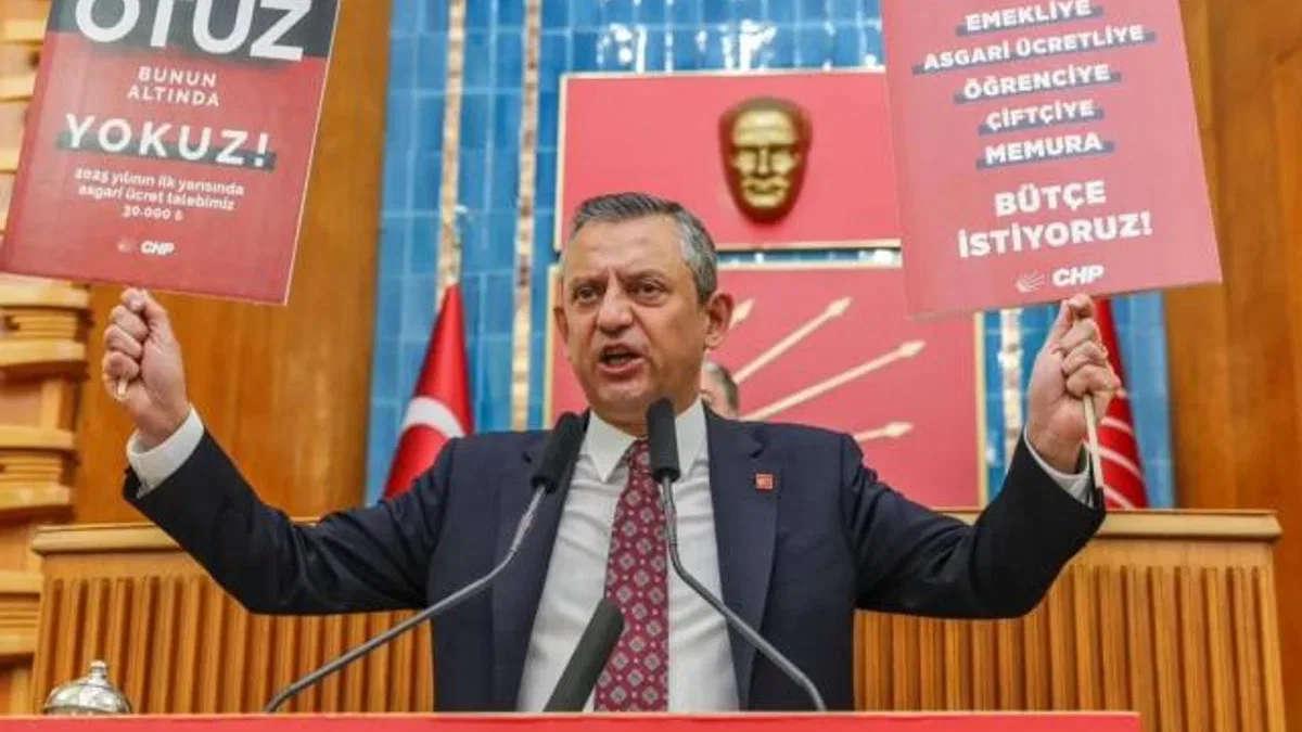 Özgür Özel: Emekçiye hezimeti yaşatarak sefalet ücreti dayatıldı