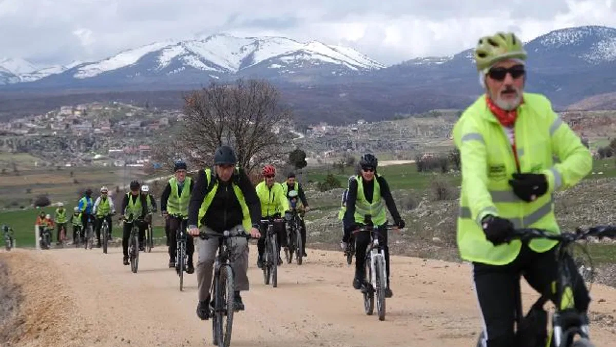 Konya'da pedallar tarih ve doğaya çevrildi