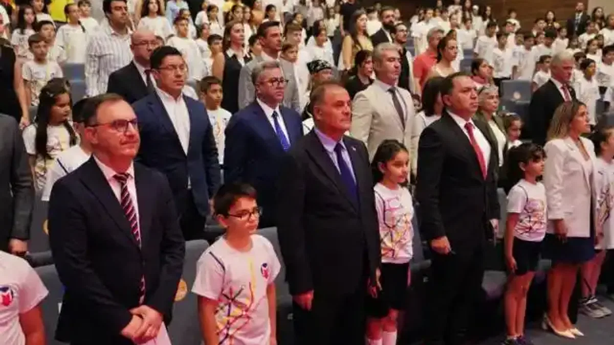 'Metro İstanbul'da 403 minik öğrenci mezun oldu