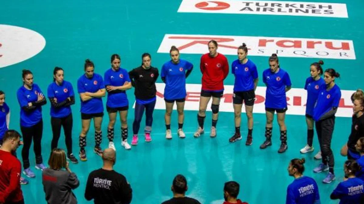 A Milli Kadın Hentbol Takımı'nın 3-9 Haziran Alanya kampı kadrosu açıklandı