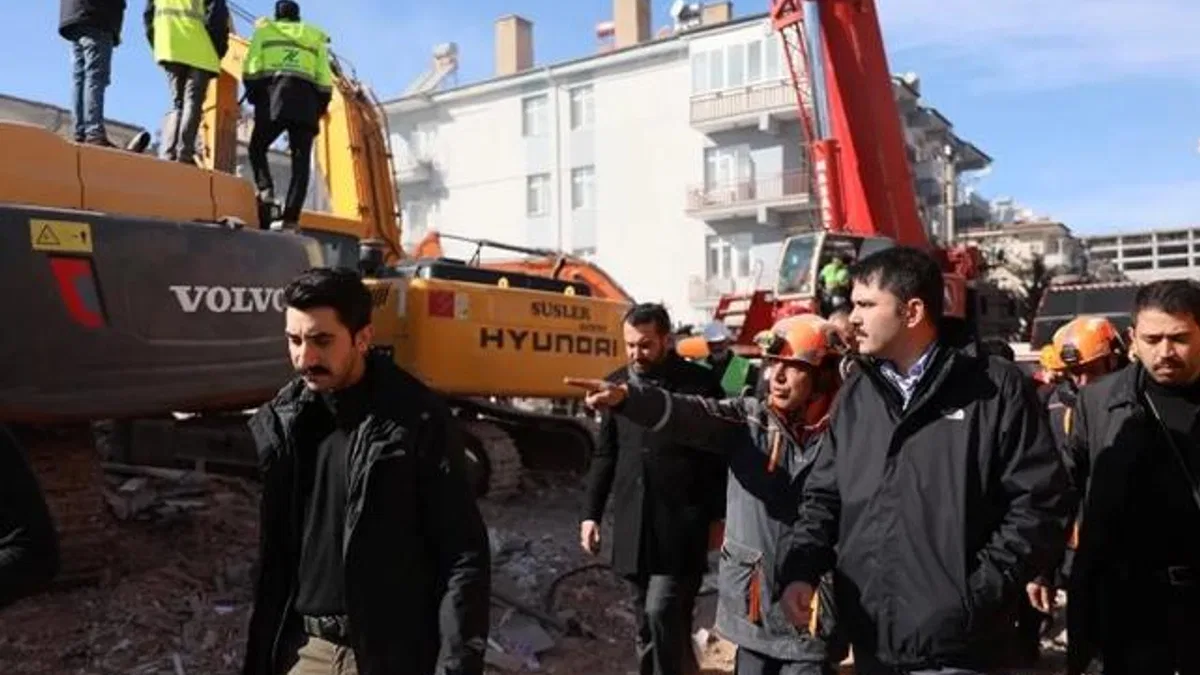Bakan Kurum'a Elazığ'dan fahri berat