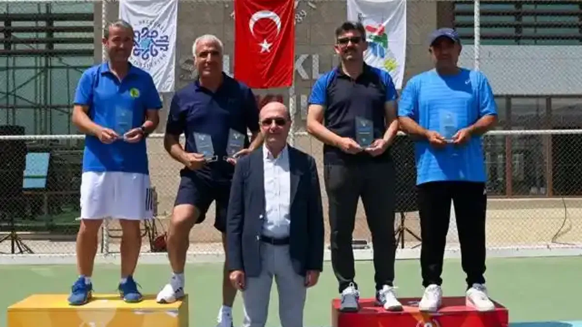 Konya Selçuklu’da tenis şöleni