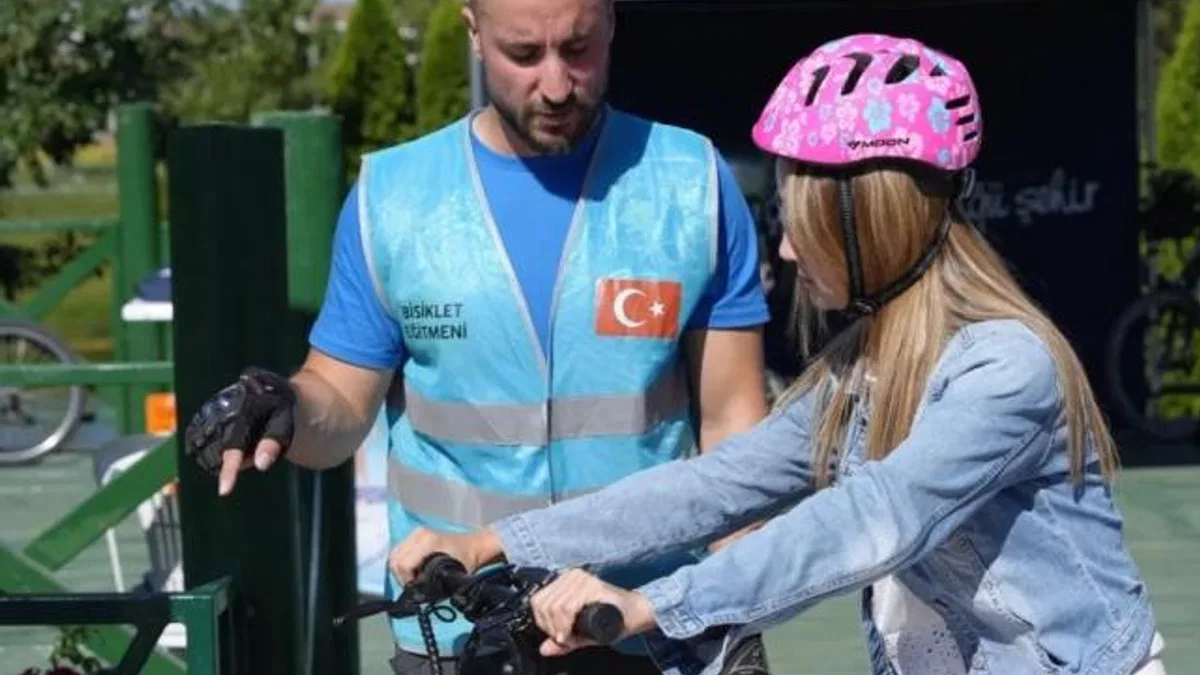 Eskişehir'de yetişkinlere bisiklet eğitimi