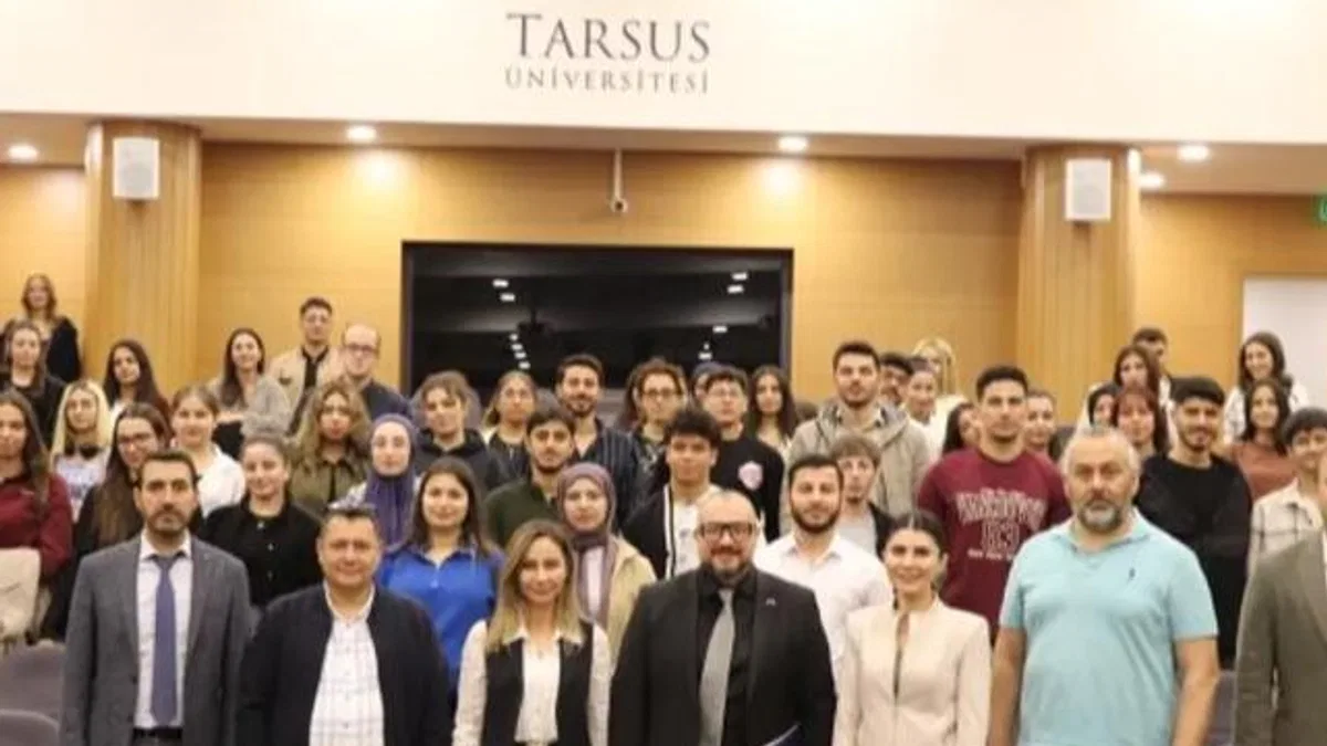 Mersin'de Kariyer Merkezi gençlere yeni ufuk açıyor
