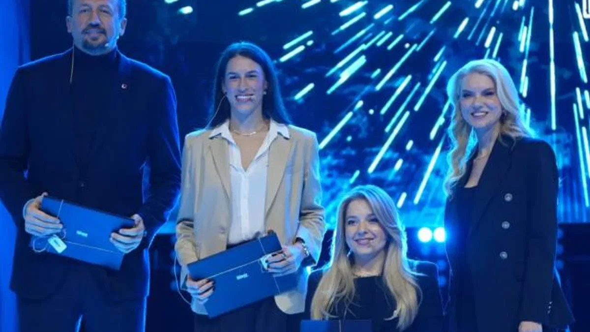 Halkbank Gençİz Zirvesi'22 İstanbul'da 5 bin genci buluşturdu