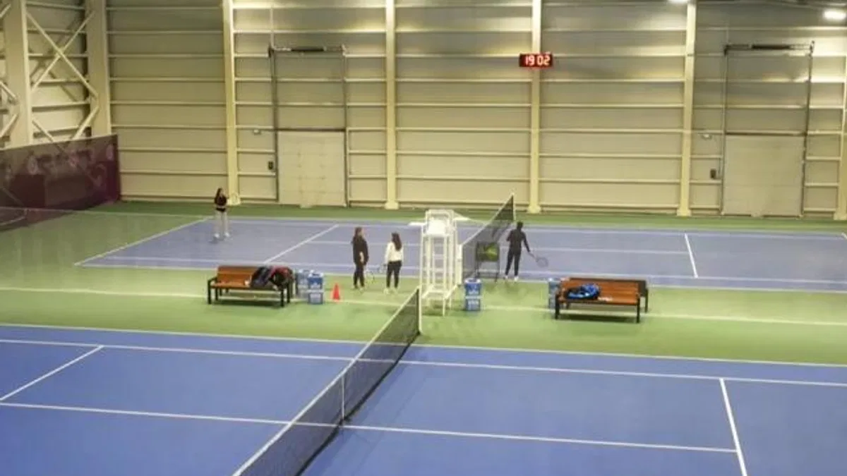 Konya Karatay'da 19 Mayıs kapsamında ödüllü tenis turnuvası