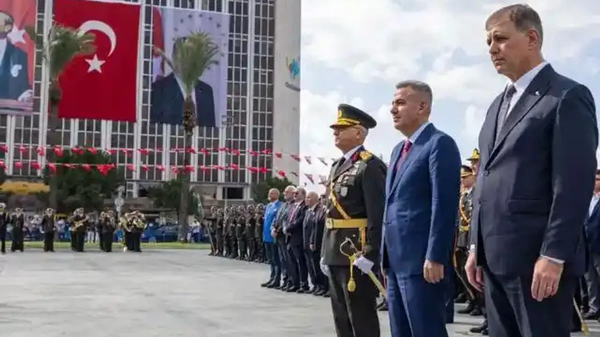 İzmir’de Cumhuriyet Bayramı kutlamaları başladı