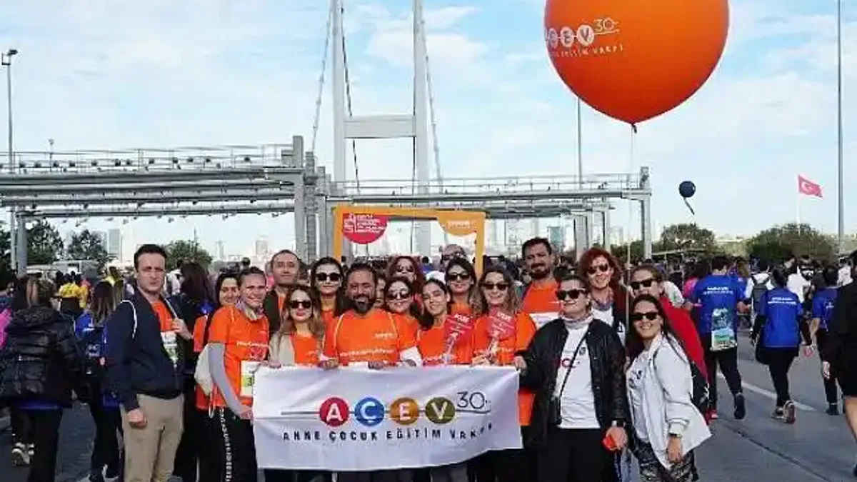 İstanbul Maratonu'nda çocuklar için AÇEV'le koşmak isteyenler, 14 Ekim'e kadar kayıt olabiliyor.