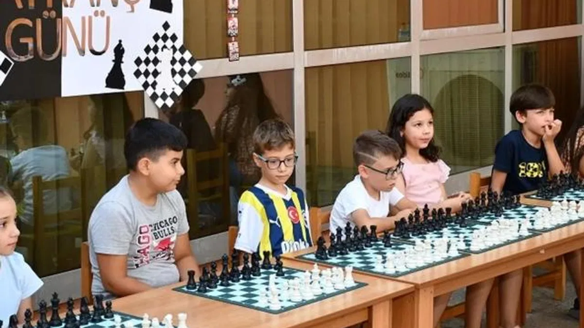 Manisa'da 'şah-mat'ın tekniklerini öğrendiler