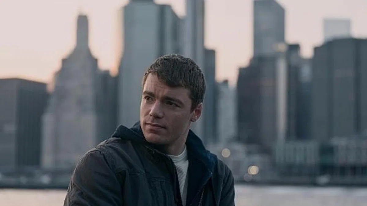 Netflix'in Başrolünde Gabriel Basso'ya Yer Veren Aksiyon Dolu Dizisi The Night Agent, Üçüncü Sezon Çekimlerine İstanbul'da Başlayacak