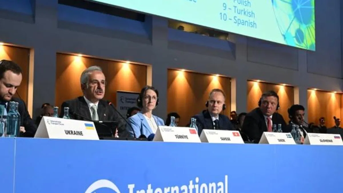 Bakan Uraloğlu, ITF'nin yeni dönem başkanı seçildi