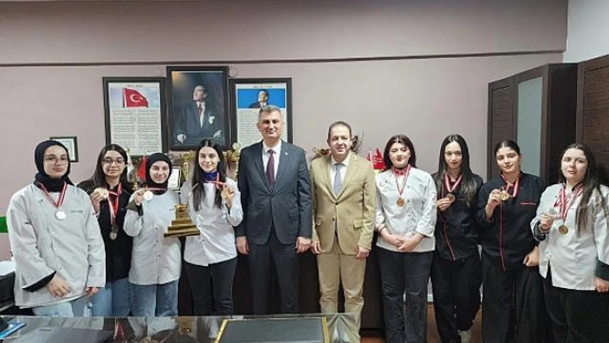 Gölcüklü Lise Öğrencilerinden Büyük Başarı