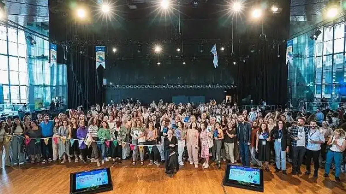 Öğretmenler, 24 Kasım'da Öğretmen Ağı'nın, Mehmet Zorlu Vakfı Ana Partnerliğinde Düzenlediği "Yaratıcı Özgüven Festivali"nde Buluşuyor.
