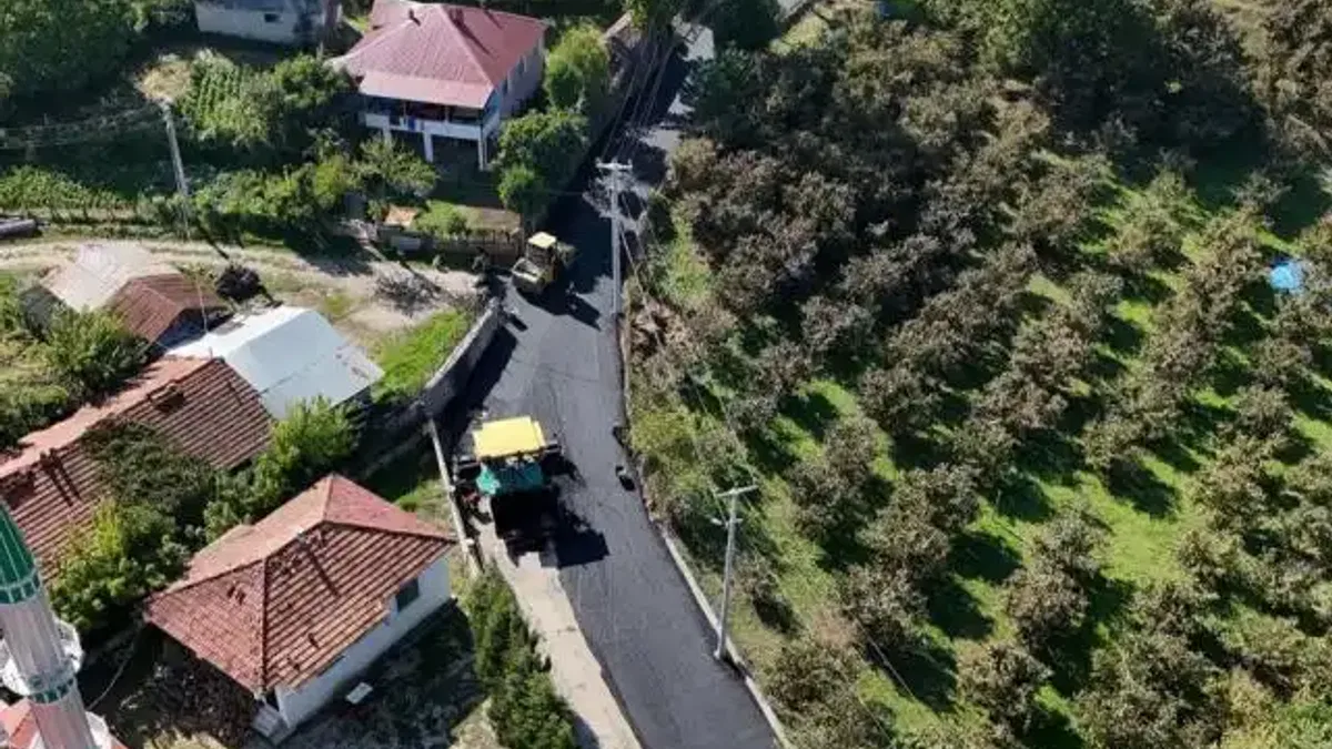 Sakarya Akyazı'nın kırsal yolları Büyükşehir'le güzelleşiyor