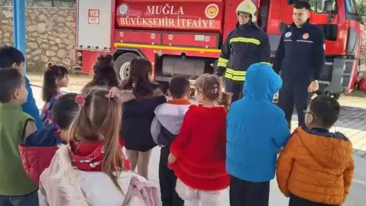Miniklere yangın güvenliği eğitimi