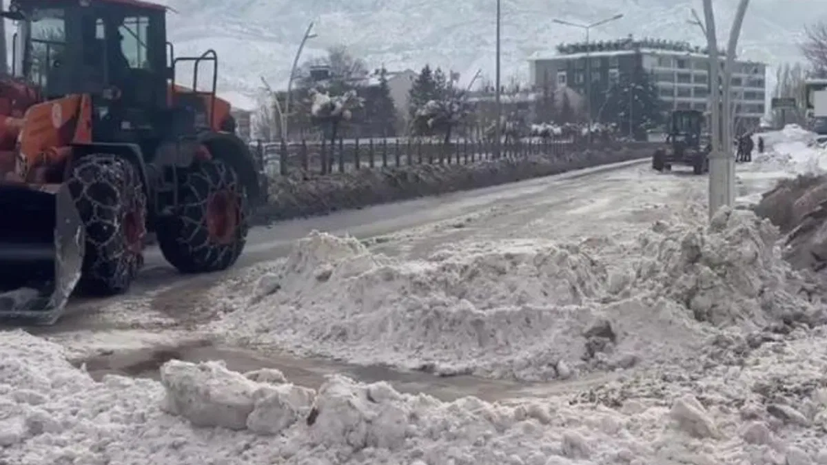 Tunceli’de motokuryeler ile kış lastiği olmayan araçlar 5 gün trafik yasak