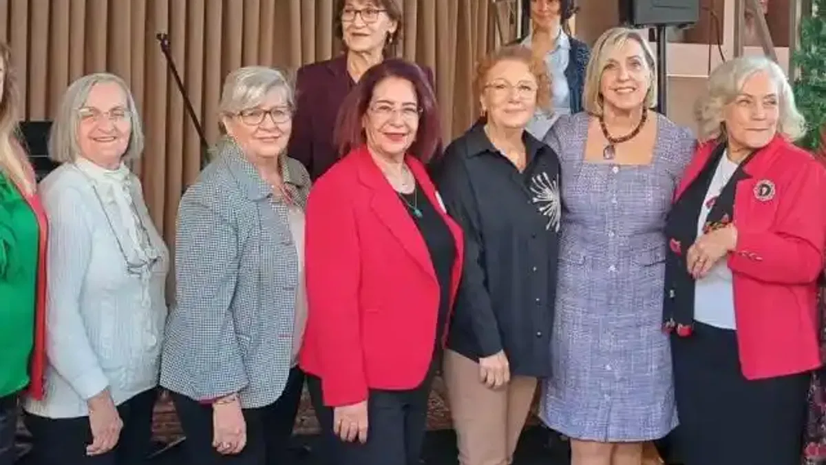 İzmir'de emekli öğretmenler buluştu