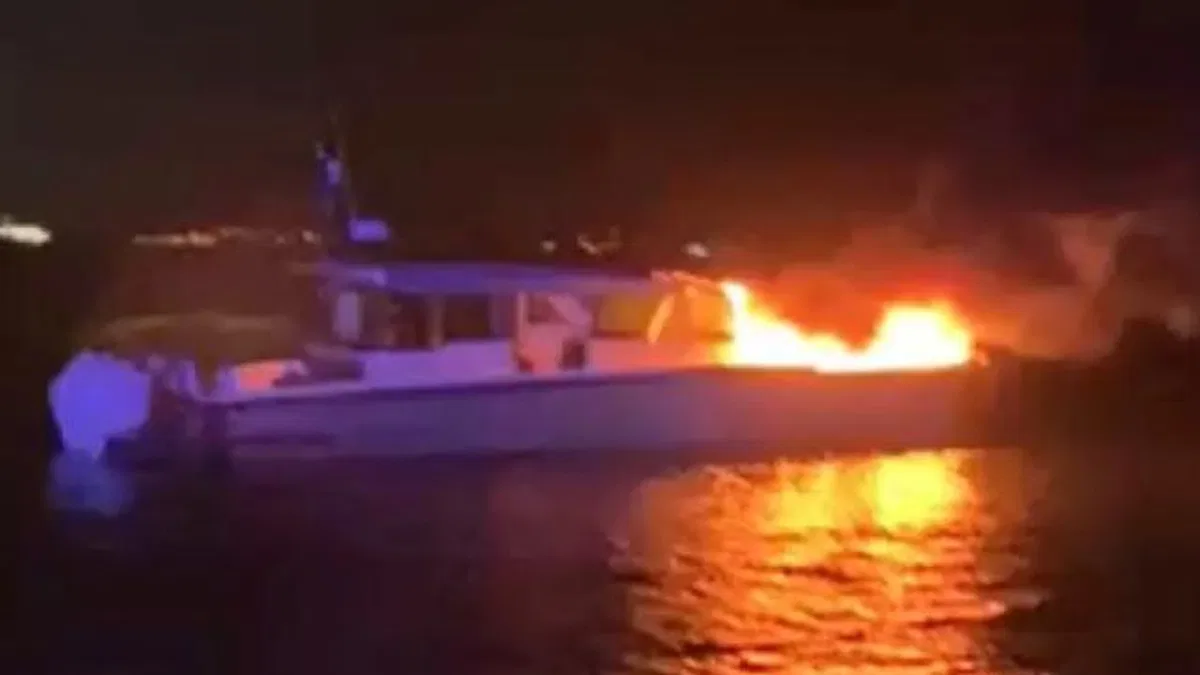 Kadıköy’de tekne yangını: 4 kişi kurtarıldı