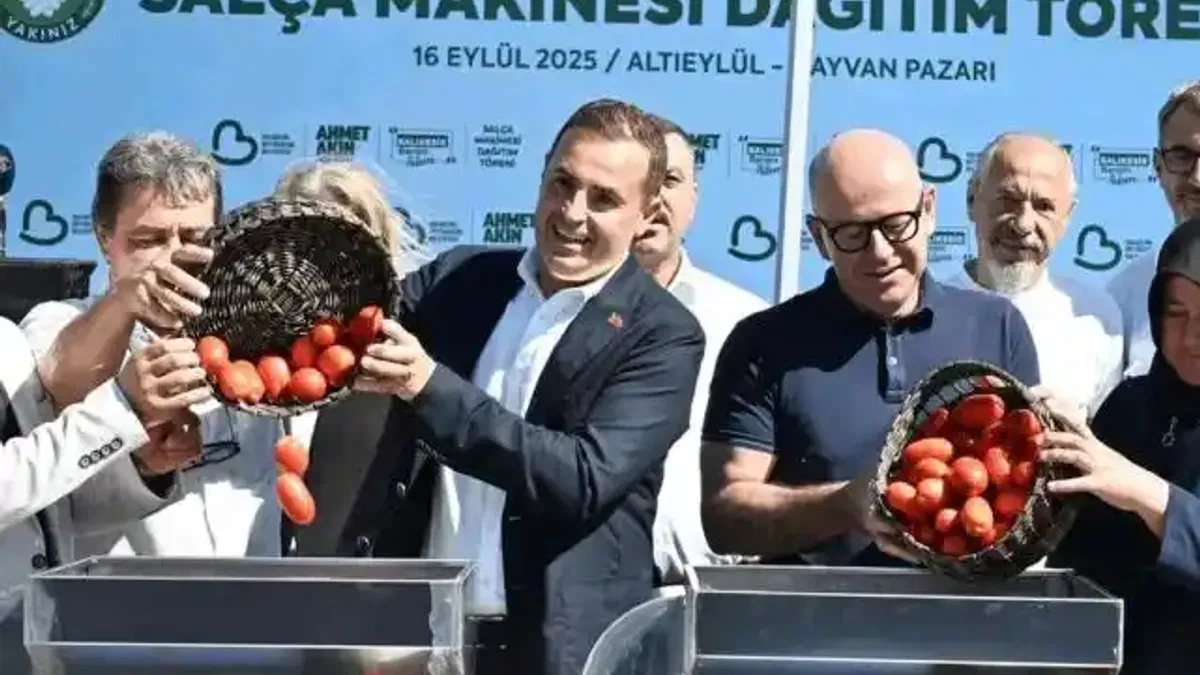 Balıkesir’de üreticiye salça makinesi desteği