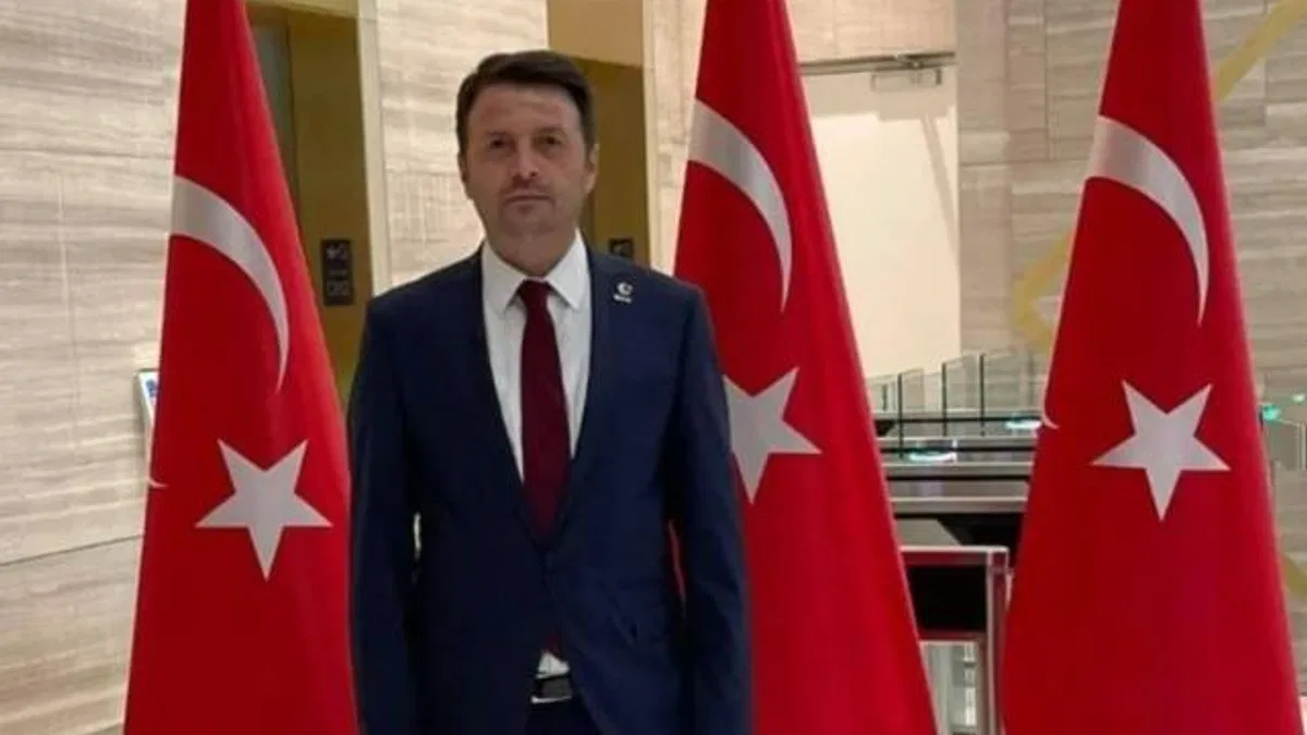 Uluslararası STK Başarı Ödülü Ayhan Özmekik'in