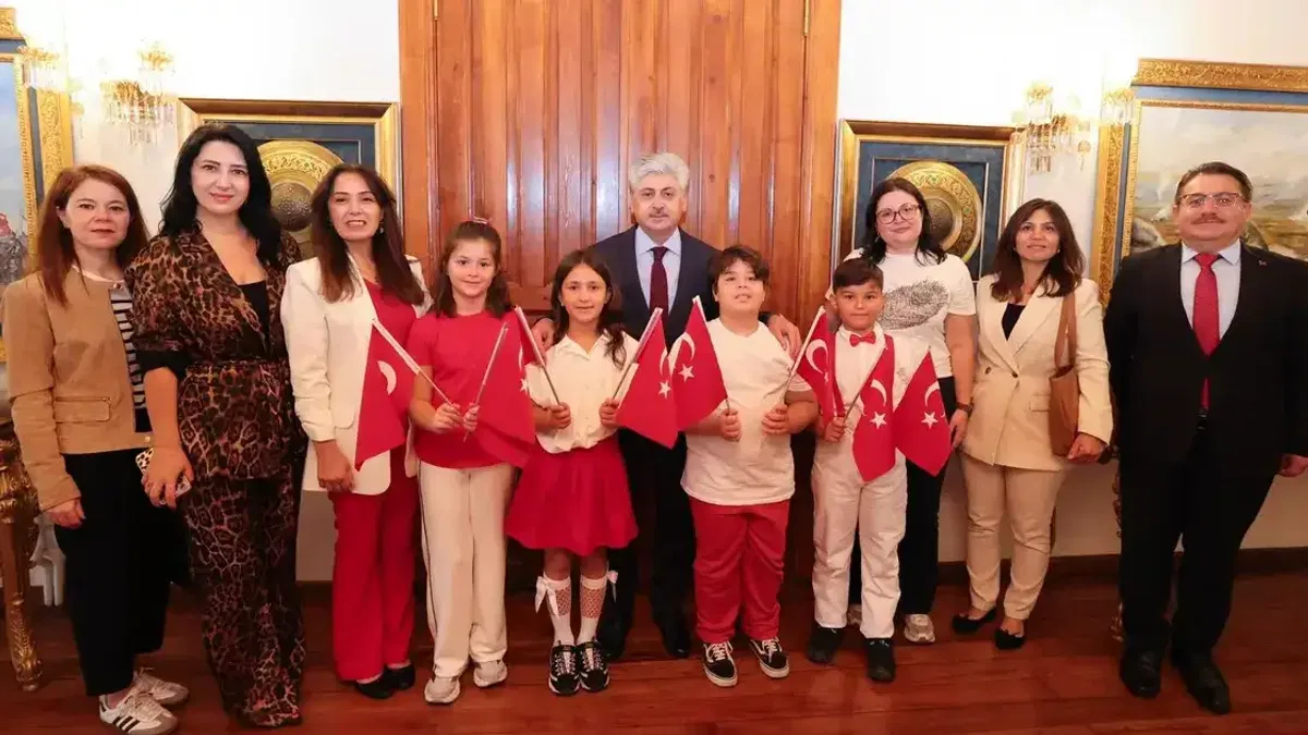 Sakarya eğitiminde yeni dönemin ilk gününde Vali Doğan’a anlamlı ziyaret