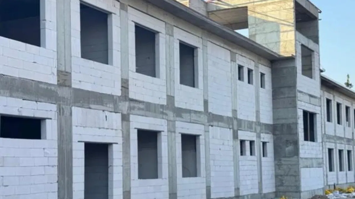 Hatay'daki okul binası yükseliyor