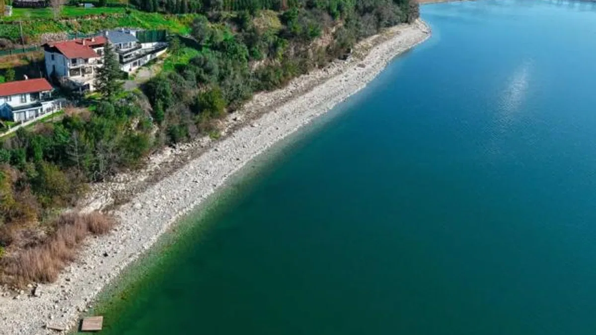 Sapanca kıyılarında kaçak iskele temizliğinde ikinci etap