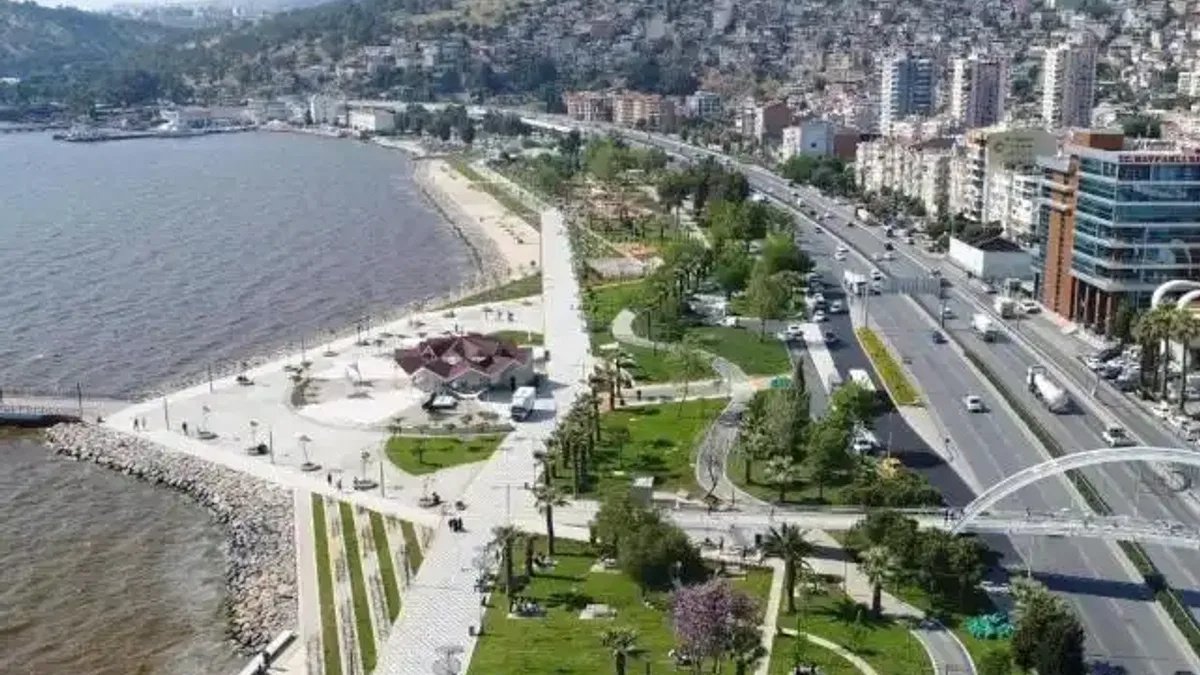 İzmir'de afet toplanma alanlarına mercek!