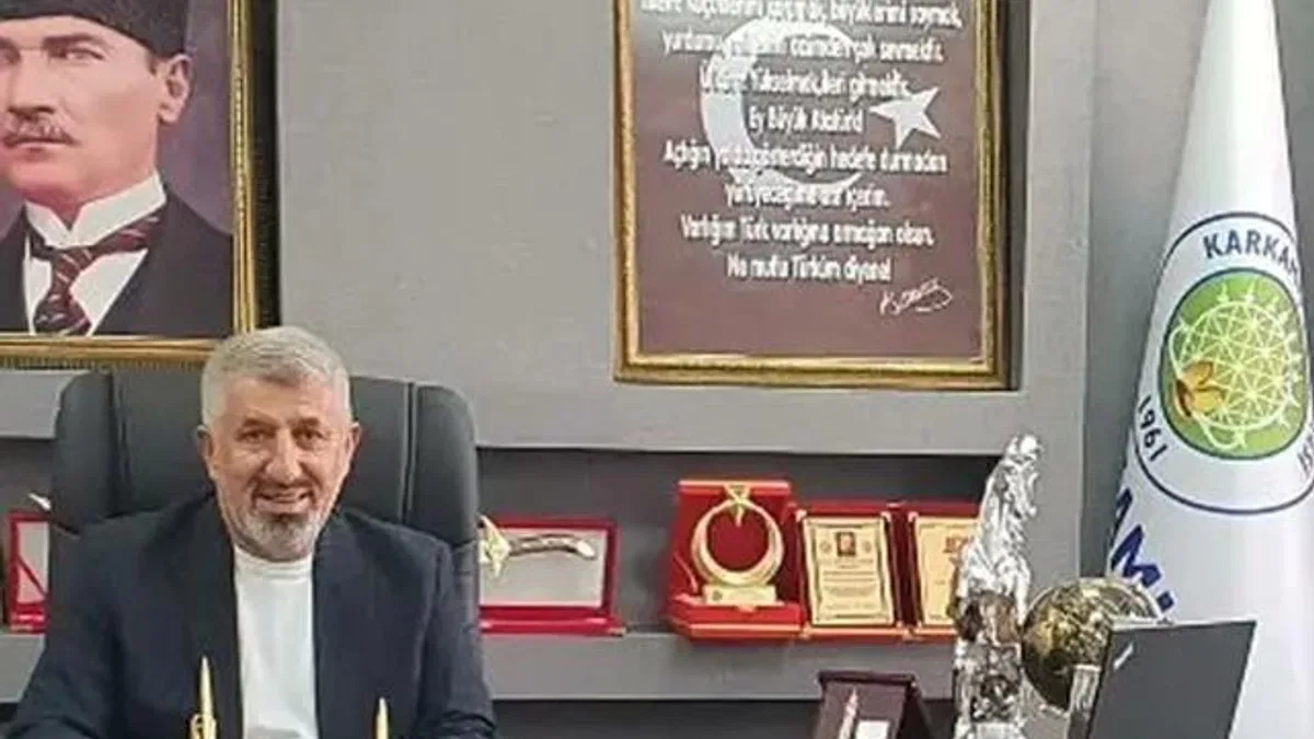 Gaziantep Karkamış'ta CHP'li Belediye Başkanı AK Parti'ye geçti!