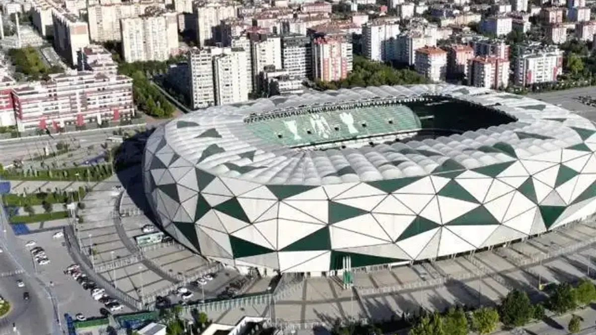 Konya Stadyumu Türkiye-İspanya maçına hazırlanıyor