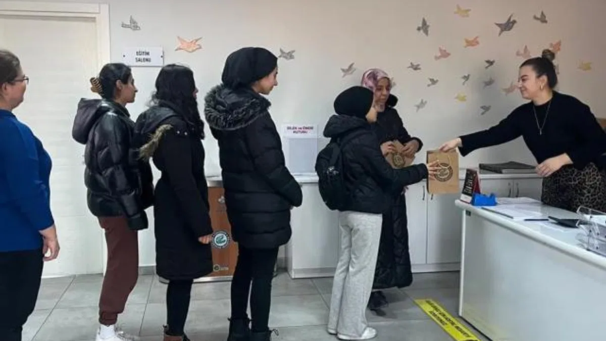 Eskişehir'de hijyenik ped desteğine devam