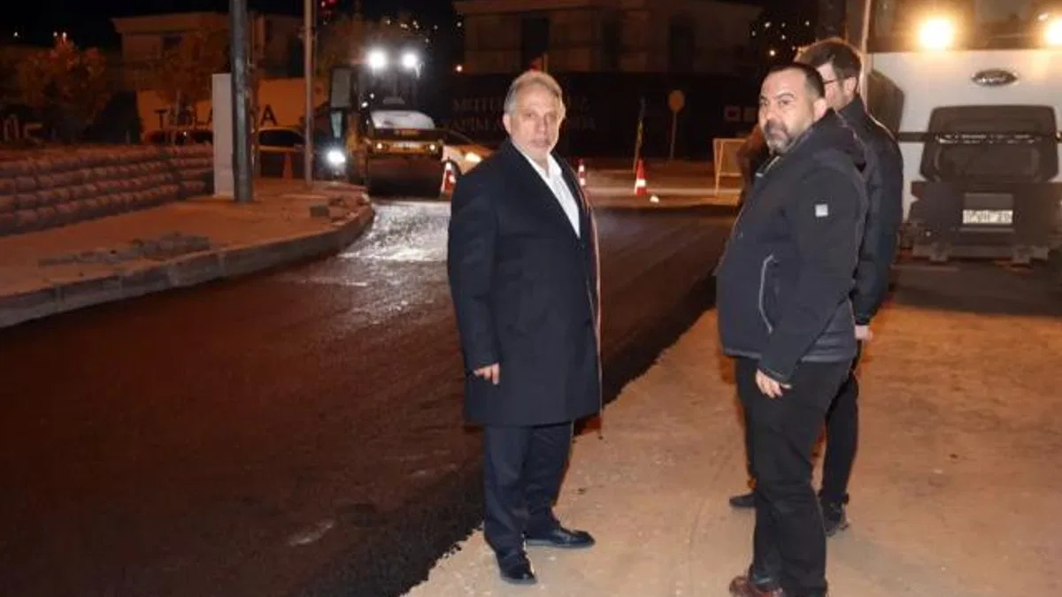 Kayseri Talas'ın 'Belediye Mahallemiz'de projesi Mevlana'da fazla mesai yaptı