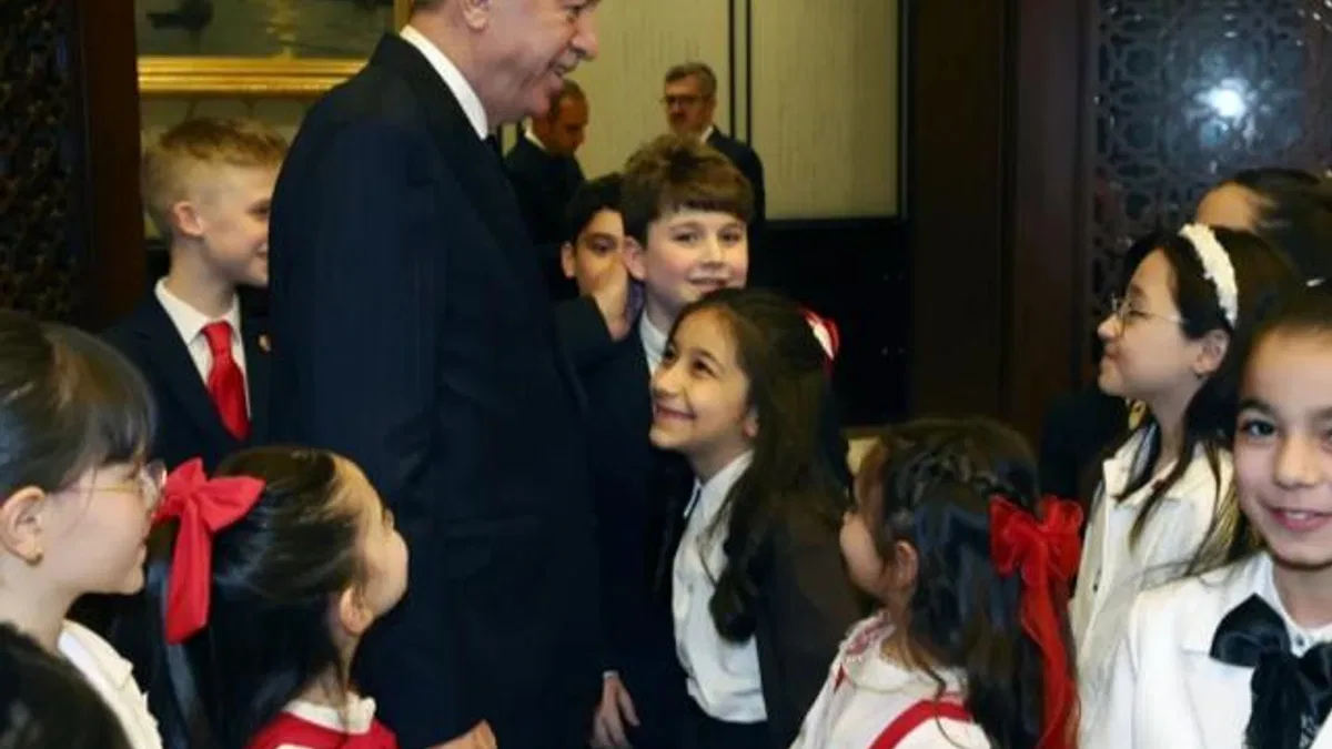 Cumhurbaşkanı Erdoğan, Külliye'de çocukları misafir etti