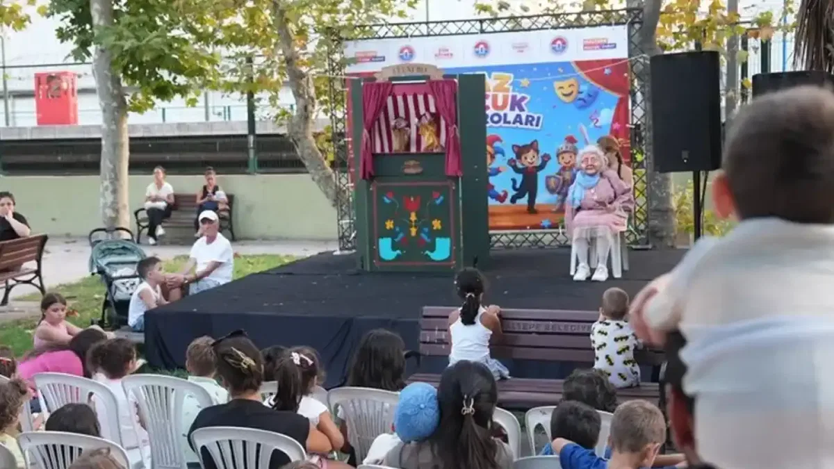 İstanbul Maltepe’de yaz akşamları tiyatro ve konserle renkleniyor