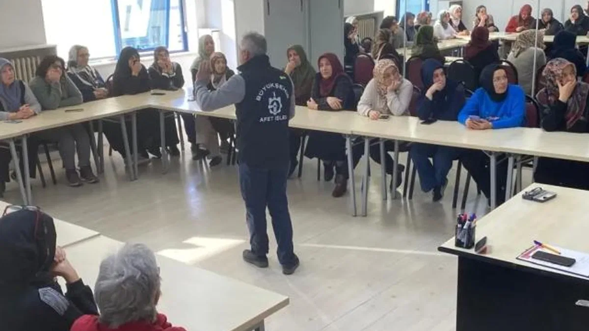 Kocaeli'de afet bilinci eğitimi veriliyor