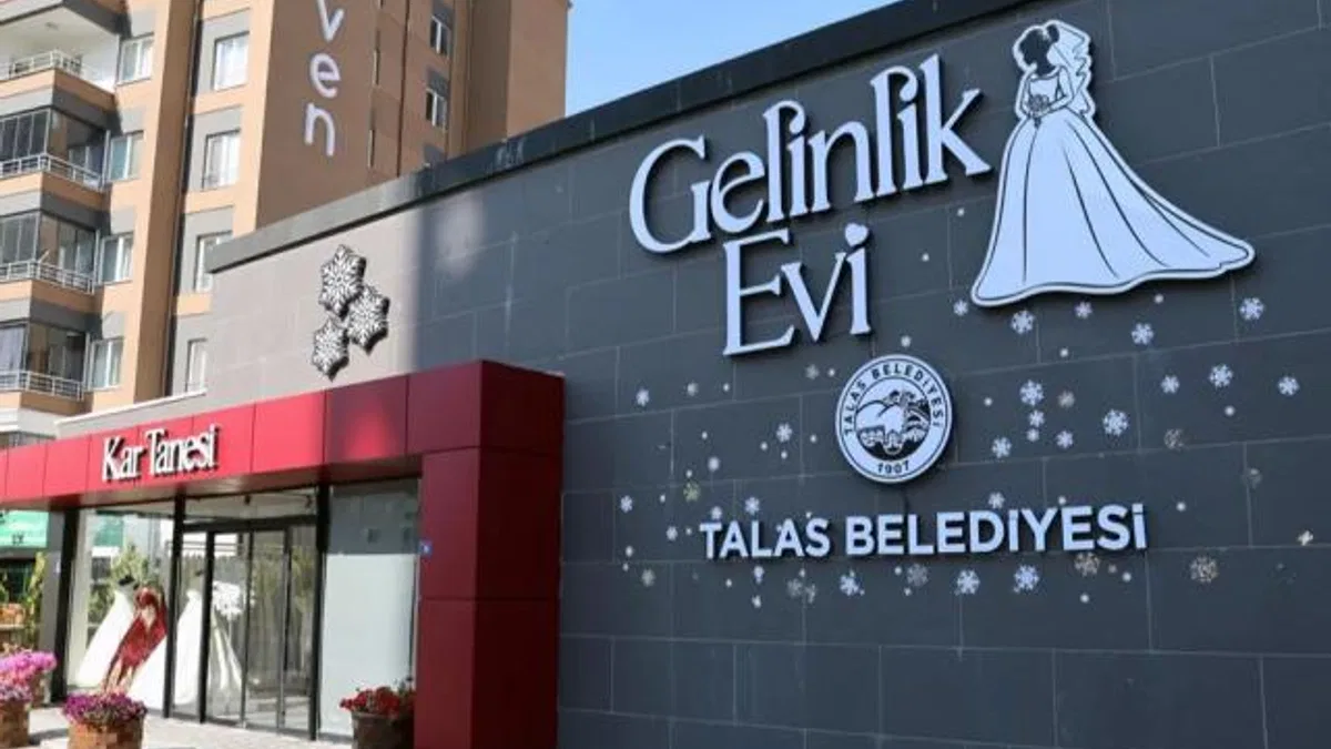 Kayseri Talas Kar Tanesi Gelinlik Evi'ne büyük ilgi