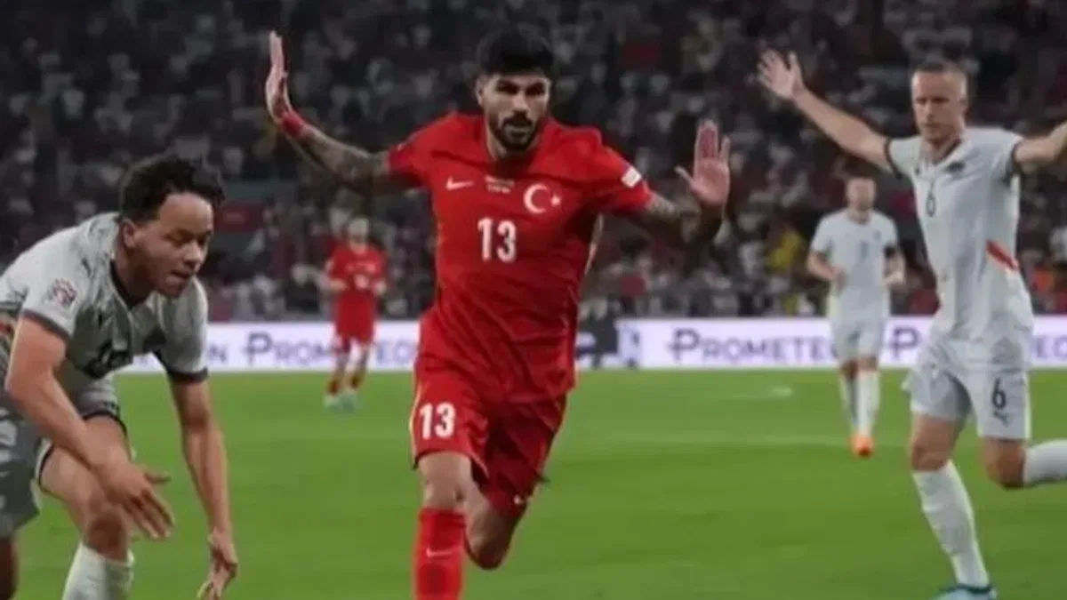 Ertem Şener’den Eren Elmalı'ya ağır eleştiri: Torpil olmasa oynayamaz
