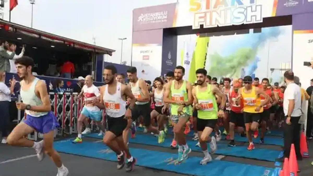 İstanbul'da rengarenk koşu