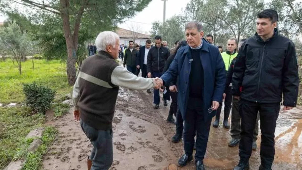 Seferihisar’da yağıştan etkilenenlere İzmir Büyükşehir'den yerinde destek