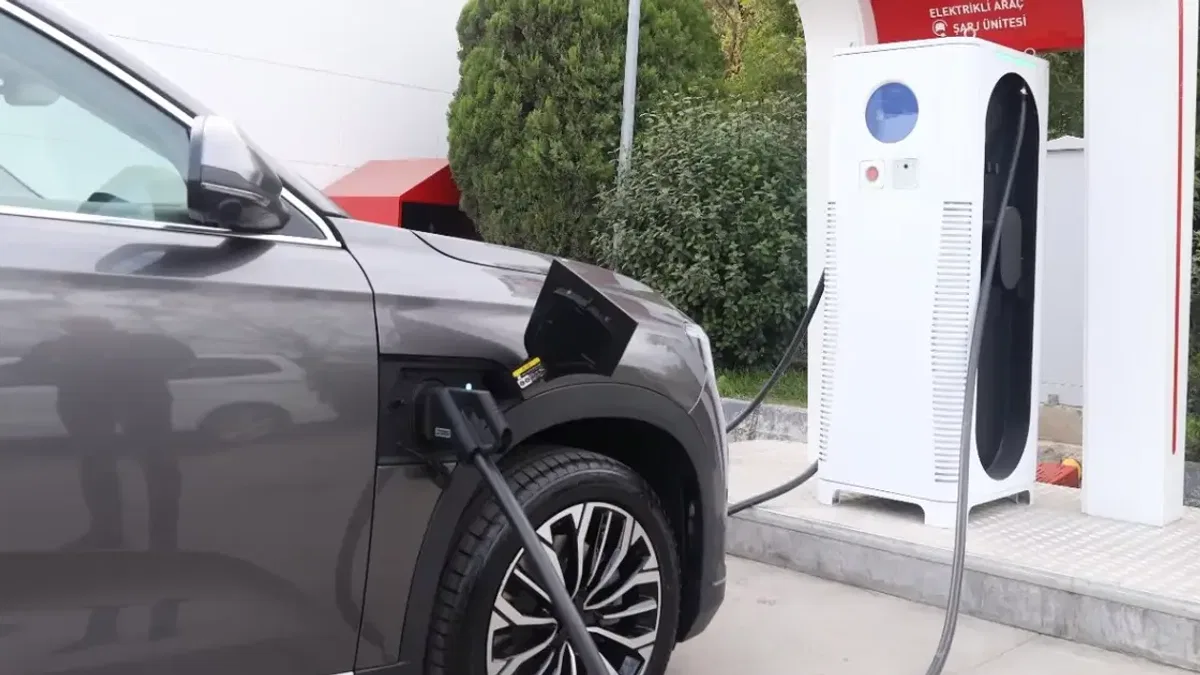 Elektrikli araçların evde şarj edilmesine yasak mı geldi? Açıklama İletişim'den yapıldı