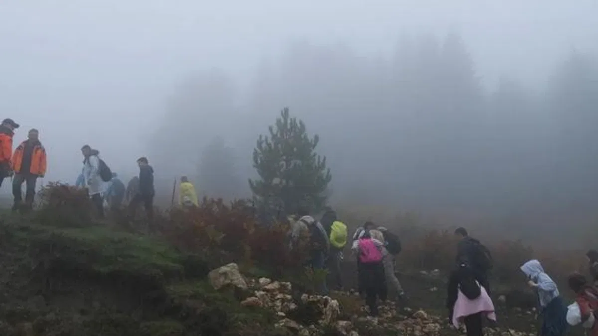 Sakarya'da sisler içindeki Kılıçkaya’da büyüleyici gün