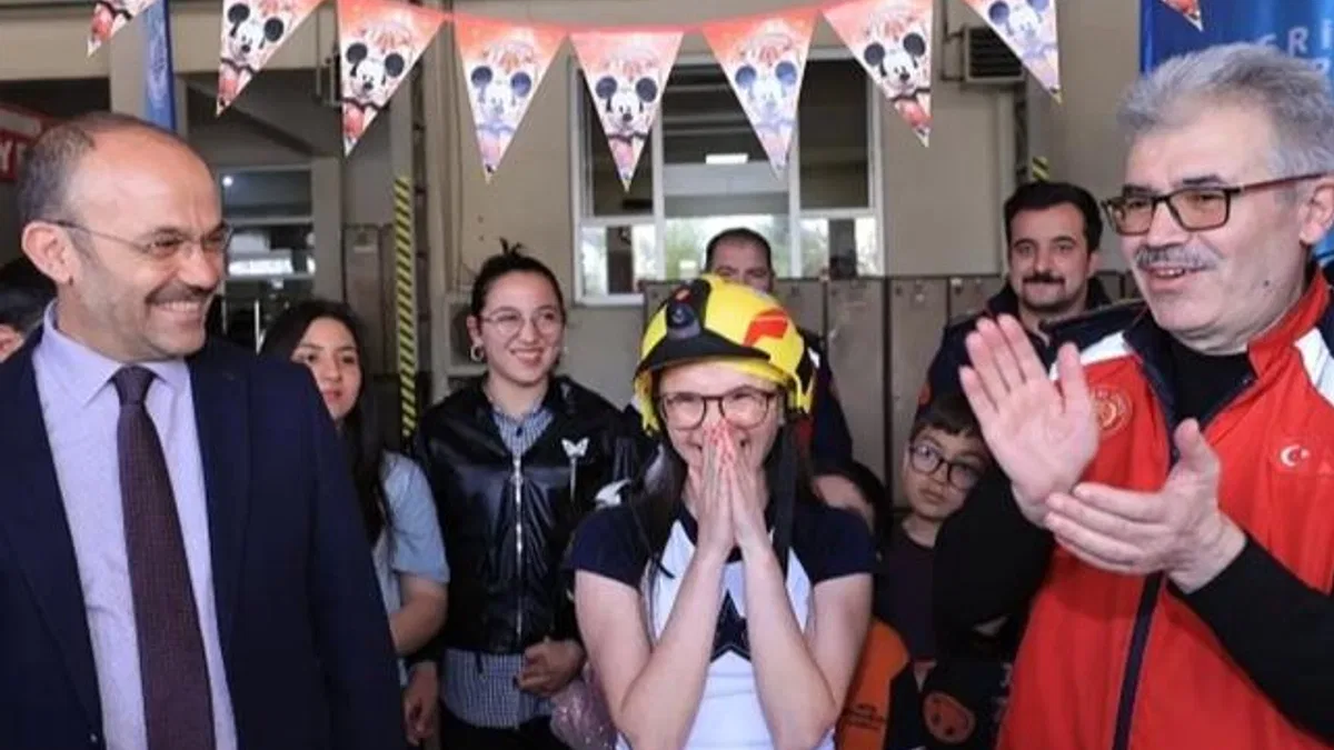 Kayseri itfaiyesinden Aleyna'ya 'özel' kutlama