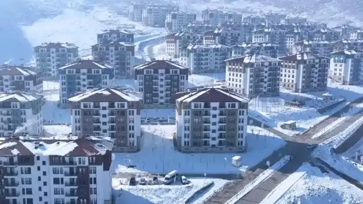 Elbistan'da afetzedeler yeni yuvalarına yerleşiyor