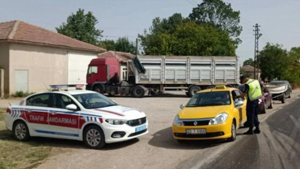Keşan’da jandarmadan asayiş denetimleri
